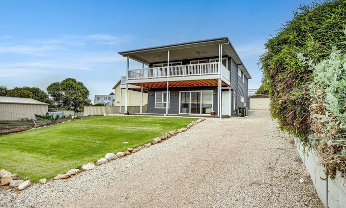 Middleton House | Driftwood Dunes - 67 Newell Avenue, Middleton