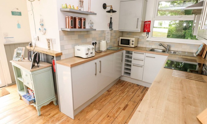 Roch Cottage | Driftwood