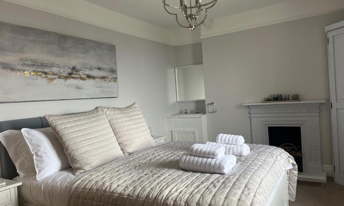 Lynton Apartment | Driftwood