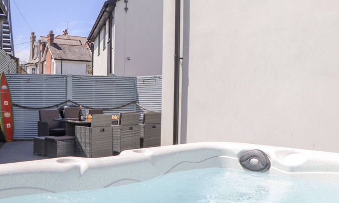Torquay City Centre Cottage | Driftwood