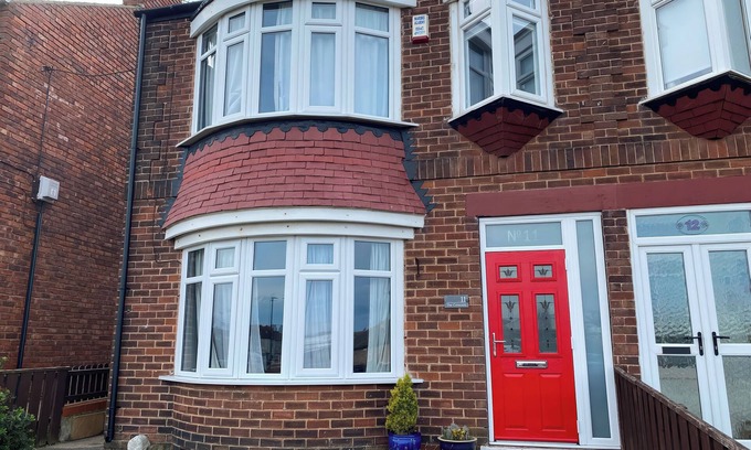 Marske-by-the-Sea Cottage | DRIFTWOOD HOUSE, pet friendly, with a garden in Marske-By-The-Sea