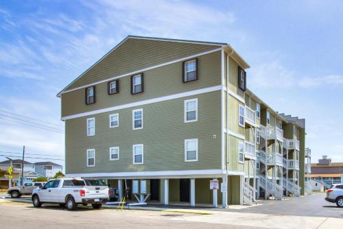 Carolina Beach Apartment | Driftwood Villa 101 by Carolina Beach Realty