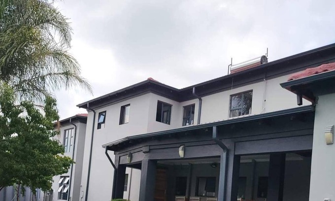 Greater Johannesburg Metropolitan Area Cabin | Drimz Guest House Midrand