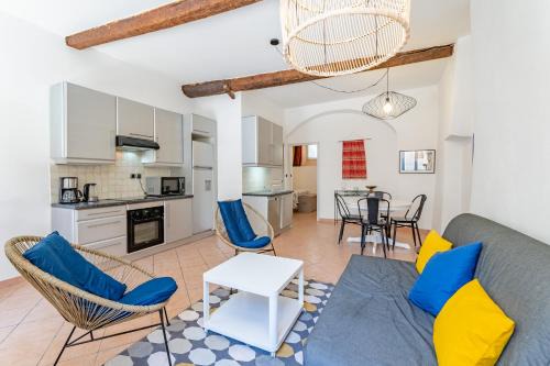 Cassis Apartment | Droit au port par Dodo-a-Cassis
