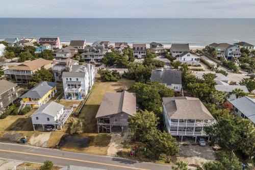 Pawleys Island House | Drop Anchor A Dog-Friendly Home with Beach Access
