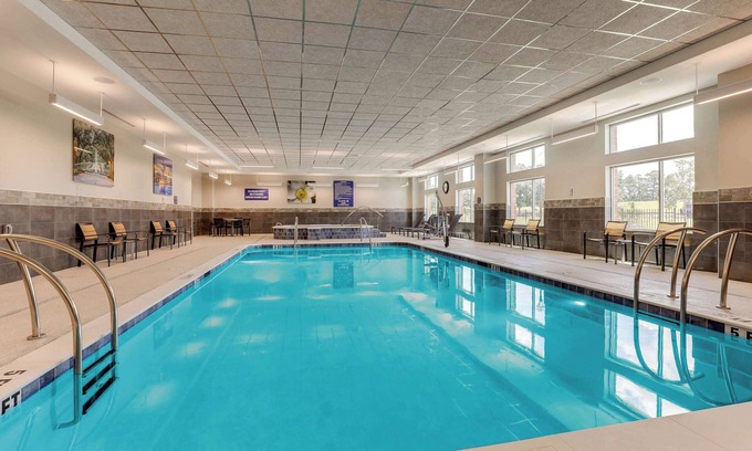 Pigeon Forge Hotel | Drury Plaza Hotel Pigeon Forge
