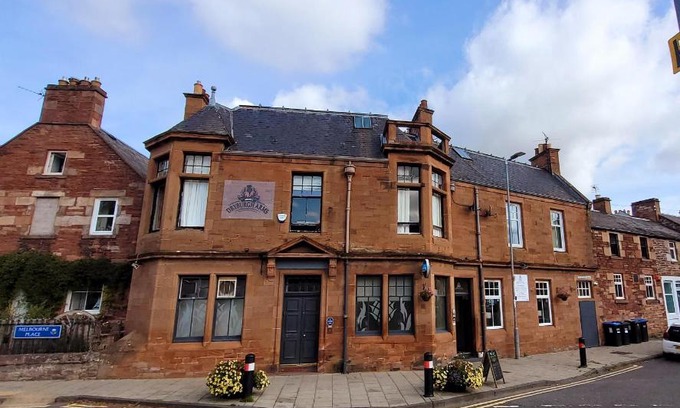 Newtown St Boswells Bed & Breakfast | Dryburgh Arms Pub with Rooms