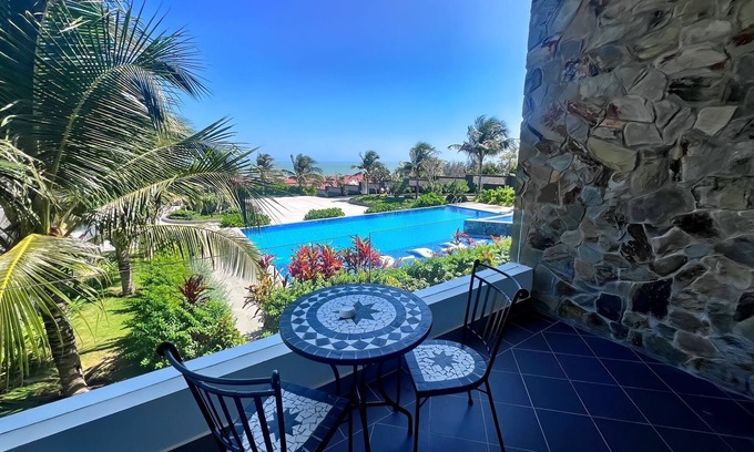 Suoi Nuoc Beach Resort | Du Parc Resort Mũi Né