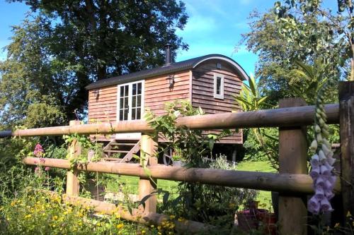 Dundon House | Duck Hut