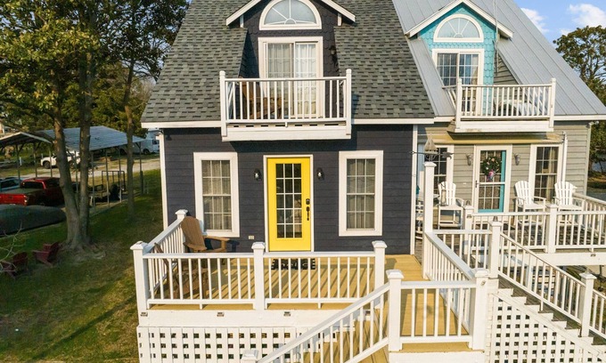 Oriental Cottage | Duck Pond Haven - Quaint Pet friendly Cottage