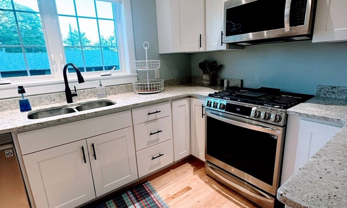 Lincolnville House | Duck Trap Retreat 3 Bedroom /3 Bathroom - Community Pool/Tennis /Pickle Ball