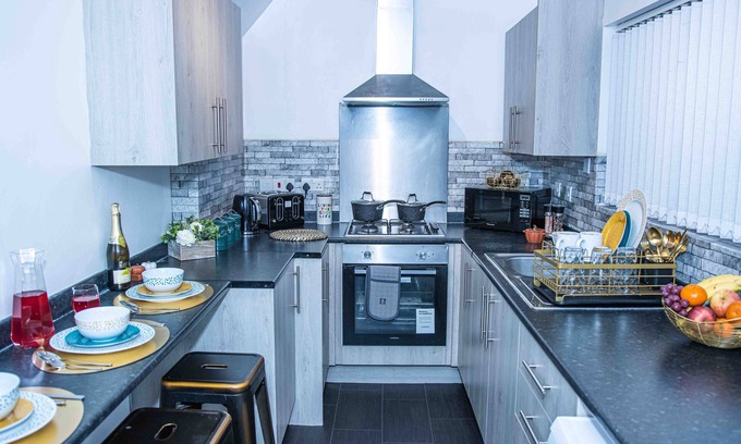 Dudley House | Dudley 3bedroom Home-perfect for Long & Short Stay