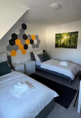 Untermeiderich Apartment | DUHA HOMES - 2 Zimmer Apartment, Monteurwohnung, TV, WIFI, Küche, Self Check-In, Autobahnnähe