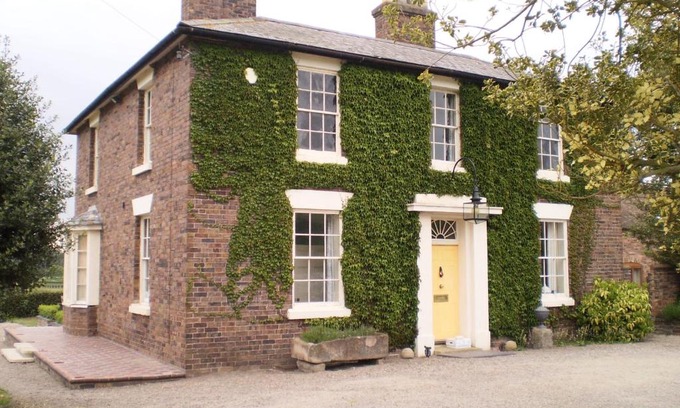 Bridgnorth House | Duken Courtyard Cottage