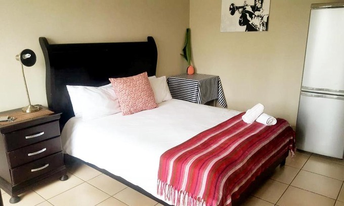 Greater Johannesburg Metropolitan Area Apartment | Dumelang Executive Lodge- Cottages in Sandton