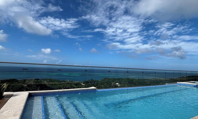 Crawfish Rock Apartment | DUNA TOWER, Roatan bay islands
