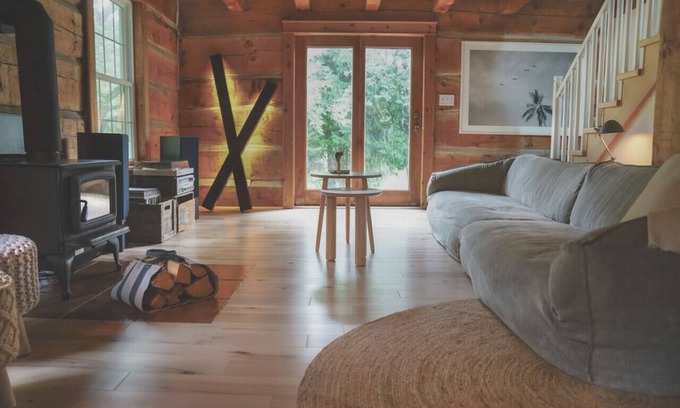 Zorra House | Duncan House | An Arrivals Stay