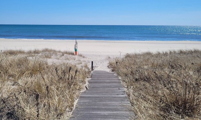 Westhampton Beach House | Dune Rd: Bay To Ocean Waterfront Enjoyment & Entertaining