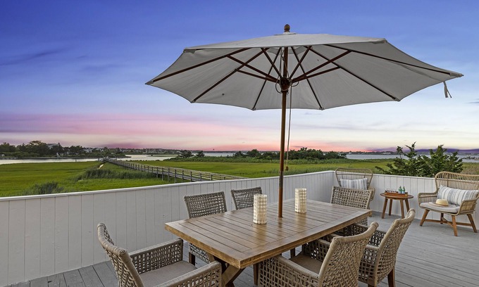 Westhampton Beach House | Dune Rd Westhampton Beach Village Waterfront Walk to Town