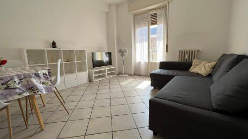 Rozzano Apartment | DUOMO A 20 MINUTI Netflix WiFi da Juls Home