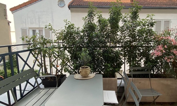 Parchamp–Albert Kahn Apartment | Dupleix Familial