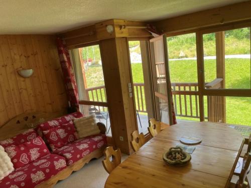 Valloire Apartment | Duplex 3* 8 pers. à Valloire - Sud-Est, Balcons, Garage, Proche Centre et Remontées - FR-1-263-484
