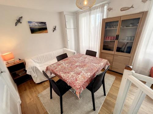 Granville Apartment | Duplex Atypique avec Terrasse à 400m de la Plage et du Centre - FR-1-361-333