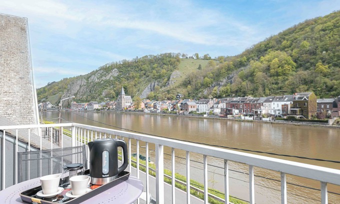 Dinant Apartment | Duplex au Bord de la Meuse à Dinant Pour 2 à Personnes - Gîte le Grand Kangourou