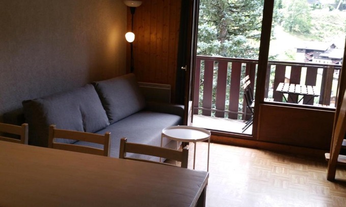 La Clusaz Apartment | Duplex Centre Village sans Prétention - 6 Pers, Ski-Bus à 100m, Proche Commerces & Pistes (RES31A) - FR-1-459-191