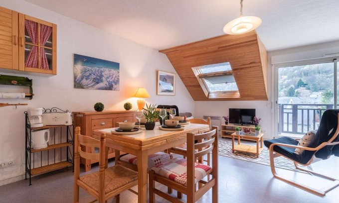 Saint-Lary-Soulan Apartment | Duplex confortable avec 2 chambres, balcon et parking à Saint Lary village, proche des thermes et télécabine - FR-1-296-336