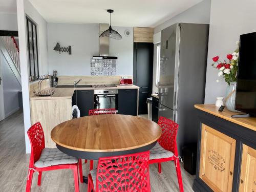 Guerande Apartment | Duplex confortable, piscine, proche plage/Jumping