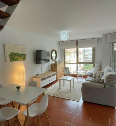 San Vicente de la Barquera Apartment | Duplex 1aLinea PLAYA Incluye PARKING PRIVADO y TRASTERO Wifi FIBRA alta velocidad