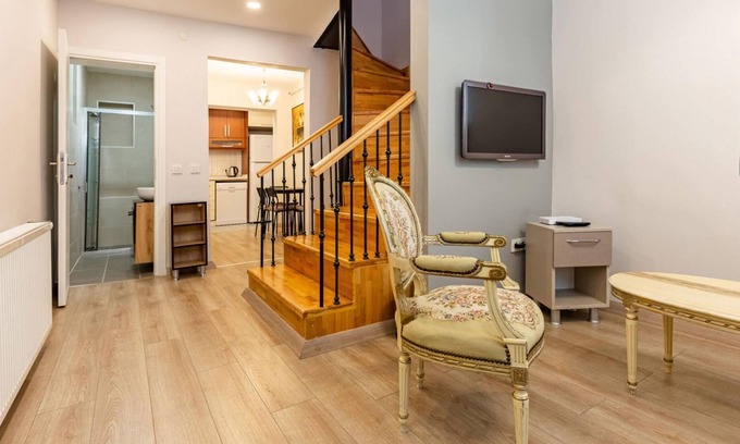 Harbiye Villa | Duplex House near Trendy Attractions in Sisli