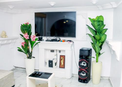 Oshodi-Isolo Apartment | Duplex in Lagos