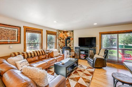Steamboat Springs House | Duplex in Quiet Family Neighborhood 1 Mi to Skiing