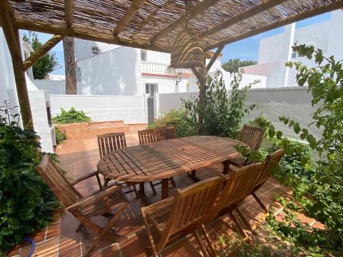 Los Gallos-Cerromolino Ski Chalet | Duplex Las Torres La Barrosa - 750m from the Beach