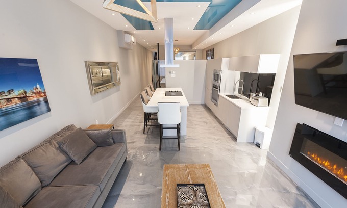 Milton Park Apartment | Duplex Loft with Private Terrace, Parc Avenue