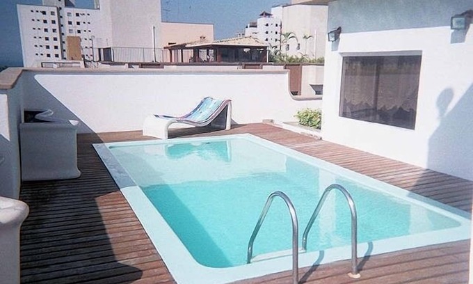 Parque Enseada Apartment | Duplex penthouse * pool/barbecue on the beach - 1 suite