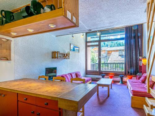 Val-d'Isere Apartment | Duplex rustique avec grande terrasse au Sud, proche vieux Val-d'Isère - FR-1-694-310