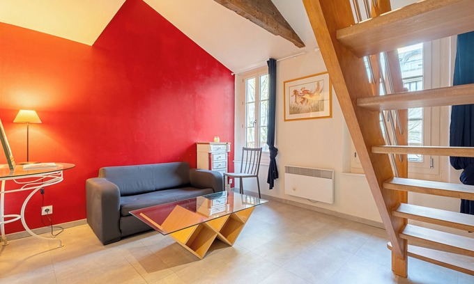 Arsenal-Redon Apartment | Duplex Studio Apartment 'Cosy Hyper Centre Rennes' with Shared Garden and Wi-Fi