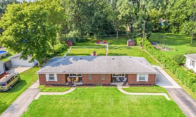 Shelby Township House | Duplex Style Home in Shelby Township | Sleeps 10+