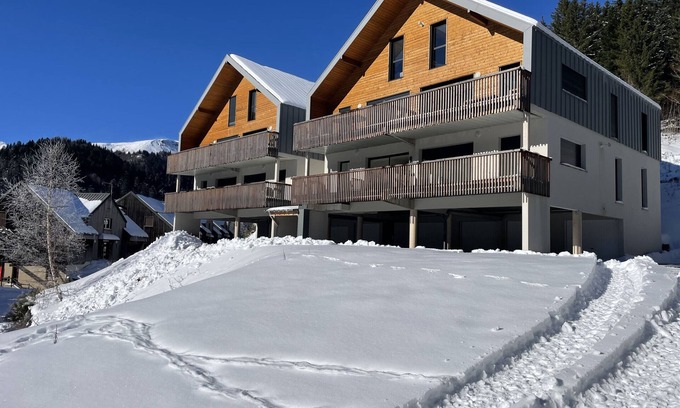 Laveissiere Apartment | Duplex T4 résidence les Étoiles du Sud