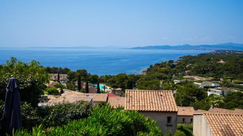 Le Dramont Apartment | Duplex vue mer avec piscine à Boulouris