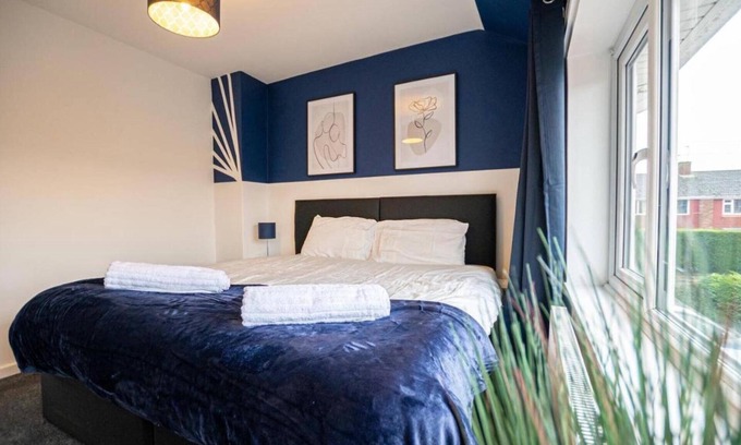 Brasside House | Durham Delightful 5-bed House Retreat