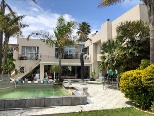 Plattekloof Apartment | Dusk 2 Dawn Self Catering Guest House