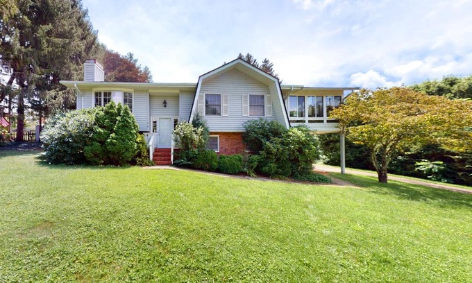 Lake Junaluska House | Dutch Treat