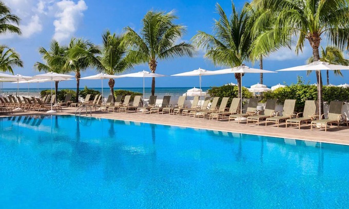 Uptown - Upper Duval Hotel | Duval Gardens Two Queen Room at Southernmost Beach Resort - Beach Access