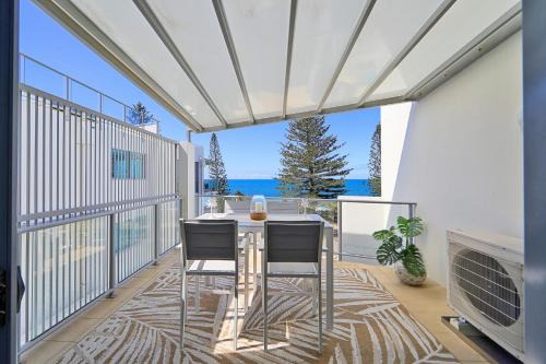 Bargara Apartment | Dwell @ 25, Oceanfront Apartment