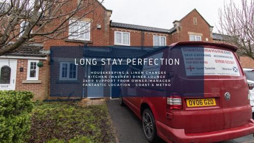 Boldon Colliery House | Dwellcome Home Ltd 3 Double Bedroom House, Private Estate, Driveway Parking, Fast WIFI, Ideal for Long Term Contractor, etc Stays, 3 miles 7 mins drive to Nissan, 15 mins to Sunderland Newcastle, Regular Housekeeping Options - See Our Site for Assurance