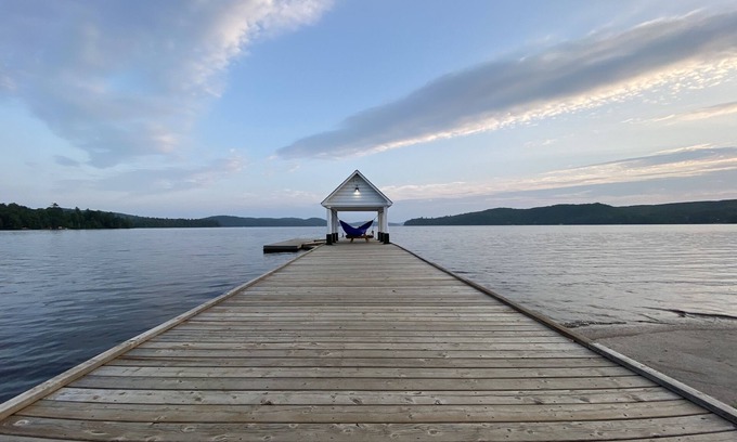 Dwight House | Dwight Beach - Modern 4 bedroom and 3.5 bathroom lakeside cottage